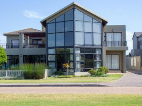 The UpDown House Oubaai